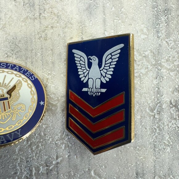 U.S. NAVY PETTY OFFICER 1ST CLASS 1-1/8" Military Rank And Navy Seal Emblem Pin - Picture 3 of 5